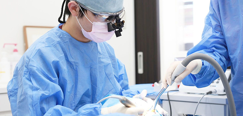 日本口腔インプラント学会認定専修医による安全・安心の治療